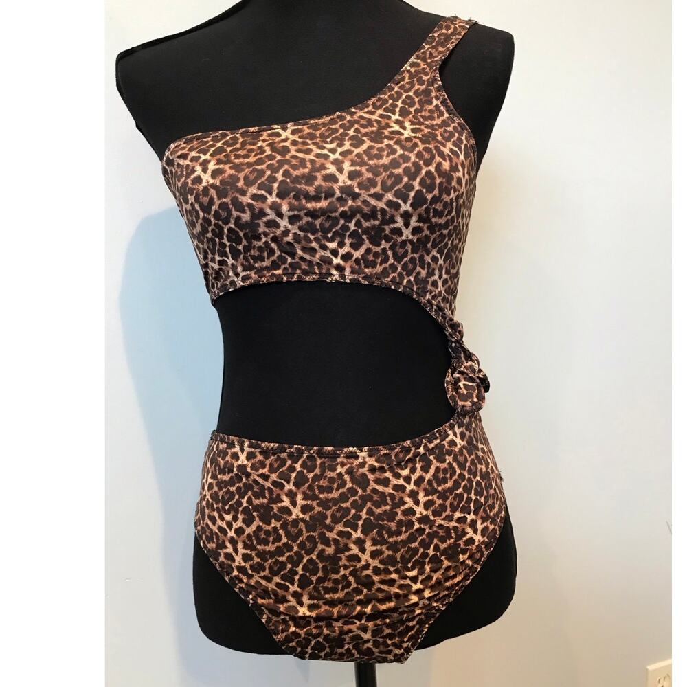 Emory Park Leopard Print Cut Out One Piece Swimsuit NWT Size Small